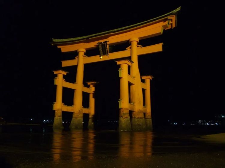 世界十大夜景,日本占了三个 世界十大夜景,日本占了三个
