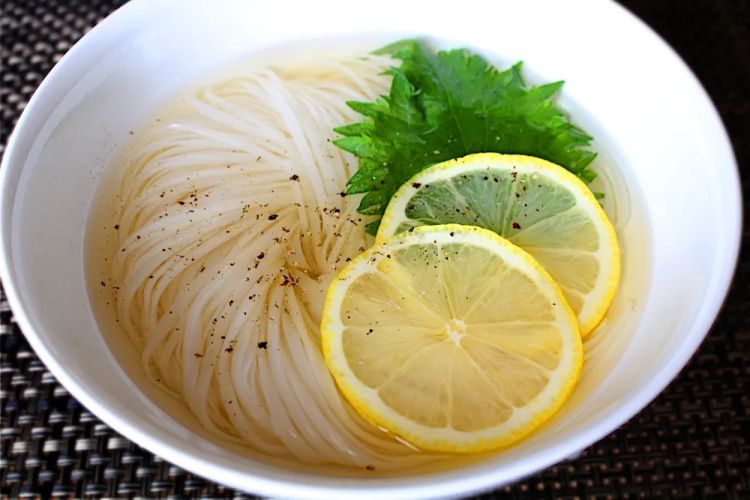 我在日本吃了碗“国产挂面”，日本人管这叫乌冬面？