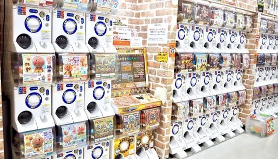 “盲盒”、“限定”不都是你们日本人发明的?咋还是能被咱的Labubu套牢? “盲盒”、“限定”不都是你们日本人发明的?咋还是能被咱的Labubu套牢?