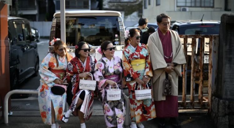 第246期:石破茂将辞职首相?日美达成关税协议;田中圭永野芽郁海外密会?中国恢复449种日本水产进口 | 百通板 第246期:石破茂将辞职首相?日美达成关税协议;田中圭永野芽郁海外密会?中国恢复449种日本水产进口 | 百通板