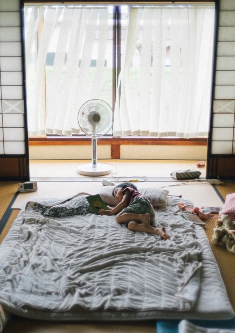 第251期:日本人在台举中国国旗?滨寿司再现食品安全问题;知名动画抄袭X JAPAN?usj联动世博 | 百通板 第251期:日本人在台举中国国旗?滨寿司再现食品安全问题;知名动画抄袭X JAPAN?usj联动世博 | 百通板