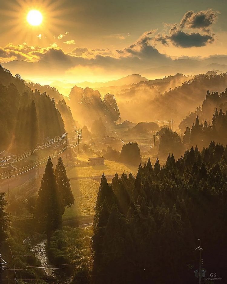 第251期:日本人在台举中国国旗?滨寿司再现食品安全问题;知名动画抄袭X JAPAN?usj联动世博 | 百通板 第251期:日本人在台举中国国旗?滨寿司再现食品安全问题;知名动画抄袭X JAPAN?usj联动世博 | 百通板