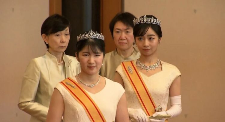 第252期：日本出生人口再创新低；鸠山由纪夫出席九三阅兵；极乐净土组合解散？二宫和也《8号出口》确认引进 | 百通板