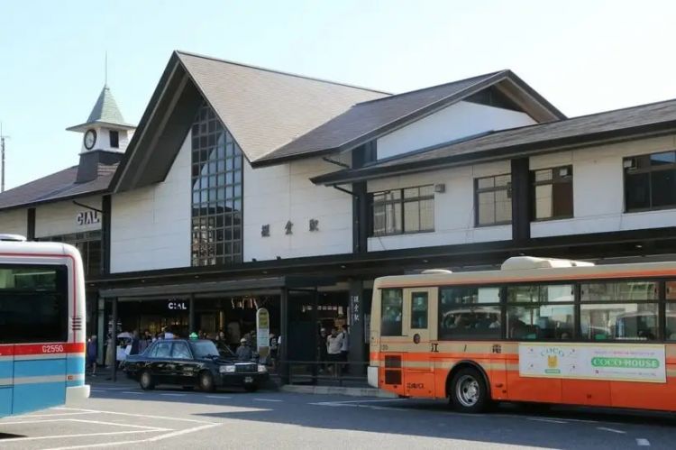 灌篮高手打卡地成公共厕所，连寺庙都不放过？