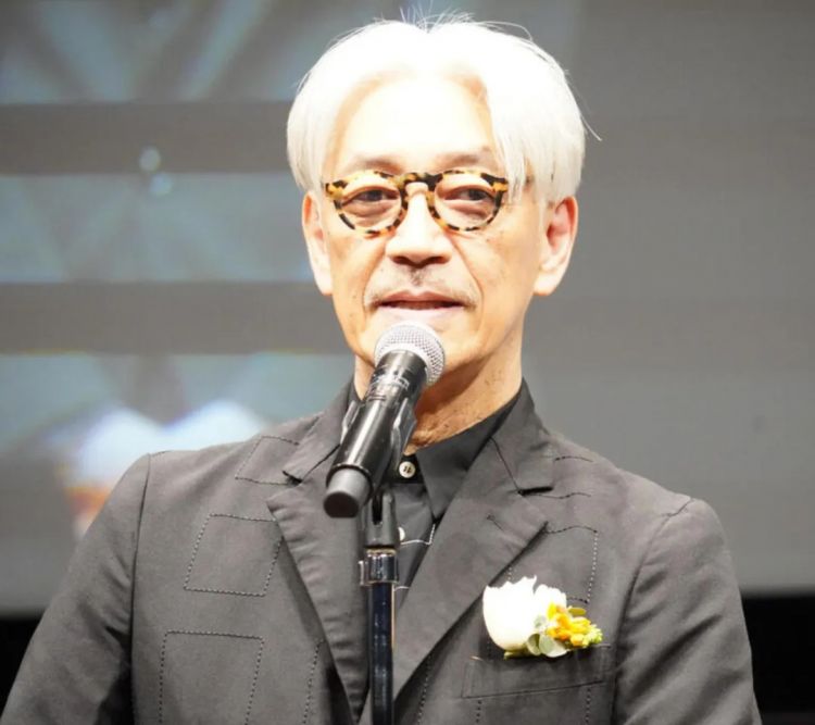 第254期：日本将整治排外言论？花泽香菜小野贤章离婚；中国患者被收三倍医疗费？日本成立AI战略部？ | 百通板