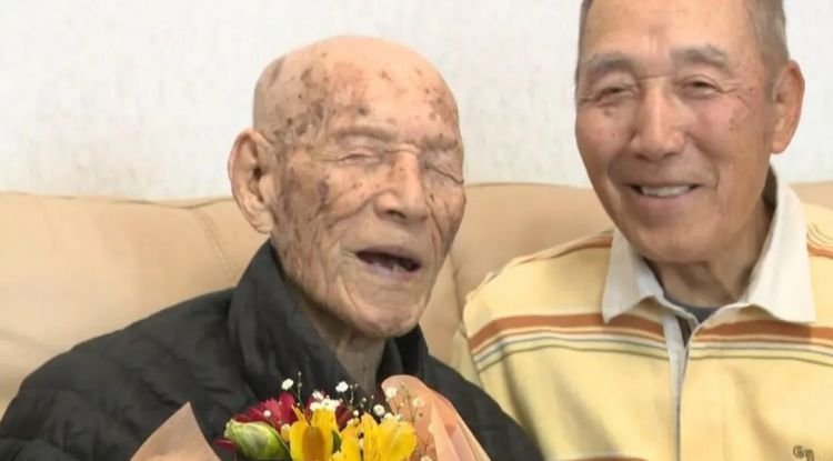 第254期：日本将整治排外言论？花泽香菜小野贤章离婚；中国患者被收三倍医疗费？日本成立AI战略部？ | 百通板