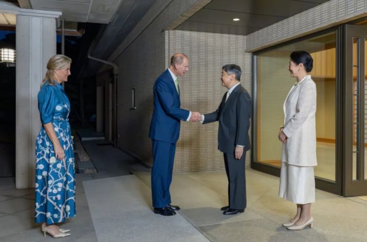 第255期:日本建外国人公寓?大阪世博烟花致游客受伤;知名电音女团解散?乐队结婚潮? | 百通板 第255期:日本建外国人公寓?大阪世博烟花致游客受伤;知名电音女团解散?乐队结婚潮? | 百通板