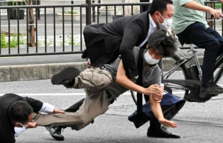 第255期:日本建外国人公寓?大阪世博烟花致游客受伤;知名电音女团解散?乐队结婚潮? | 百通板 第255期:日本建外国人公寓?大阪世博烟花致游客受伤;知名电音女团解散?乐队结婚潮? | 百通板