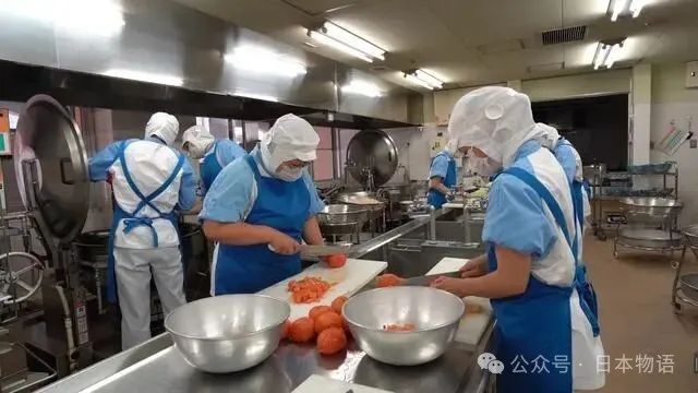 为什么全球都在效仿日本的校餐模式