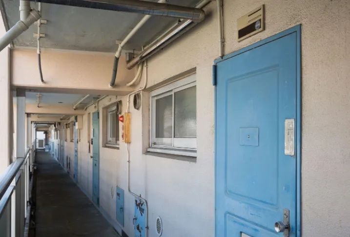 日本男子杀前女友后藏尸阳台7年,妻子毫不知情还在尸体旁结婚生活? 日本男子杀前女友后藏尸阳台7年,妻子毫不知情还在尸体旁结婚生活?