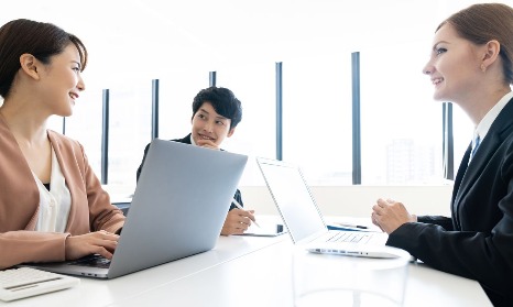 外国人的雇佣：7成的企业“在留资格的理解不充分”——语言的障碍和制度运用是课题