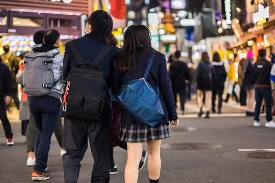日本母亲杀女冰柜藏尸20年后自首，对外打造“好人人设”，对内让丈夫和婆婆集体沉默？！