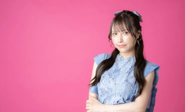 日本偶像36岁才全身整形出道，如今44岁还在闪耀舞台？