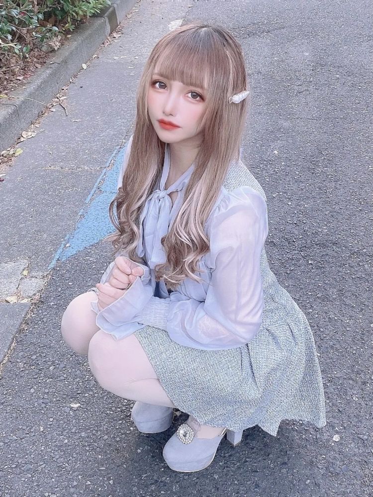 日本偶像36岁才全身整形出道，如今44岁还在闪耀舞台？