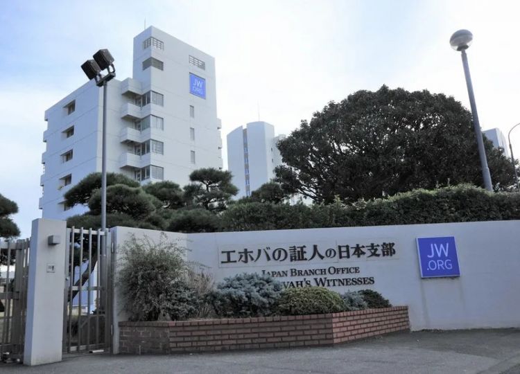 日本母亲杀女冰柜藏尸20年后自首，对外打造“好人人设”，对内让丈夫和婆婆集体沉默？！