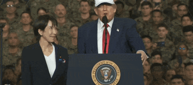 交际花高市早苗和其他领导人搂搂抱抱！日本人观点两极分化，有人要“守护高市的笑容”