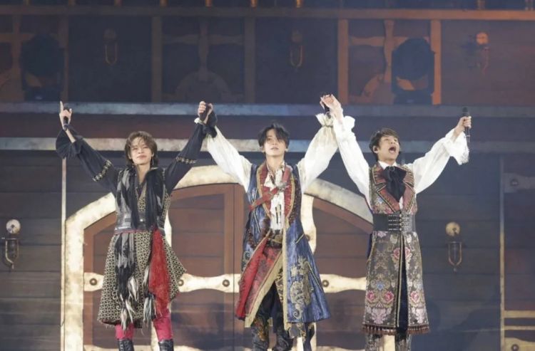 第262期：suica西瓜卡企鹅要毕业？宝可梦新作定档明年；日系车企财报赤字频出？日本熊灾破纪录；aespa将登红白？| 百通板