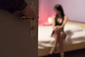 12岁女孩卖到日本被迫接客引震怒，高市早苗剑指买方整顿风俗市场？