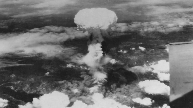 中国爱豆遭到日本人疯狂抵制，竟是因为买的台灯让他们集体崩溃？