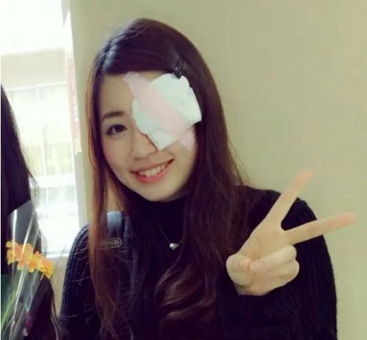 日本大专女孩打工途中左眼失明!恢复后出道当歌手,却被指责装可怜? 日本大专女孩打工途中左眼失明!恢复后出道当歌手,却被指责装可怜?
