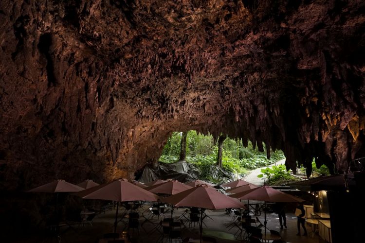 自然的神秘包围下的祈祷空间・Gangar Valley:大坂寛《神的存在》 石之章 自然的神秘包围下的祈祷空间・Gangar Valley:大坂寛《神的存在》 石之章