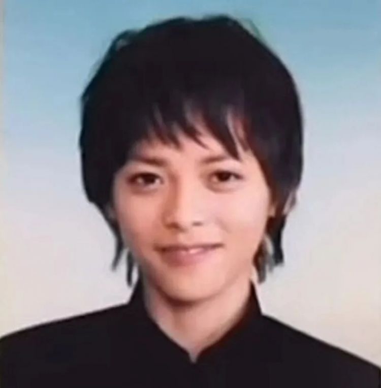 日本软饭男与7个女人过上后宫生活,生11个孩子还嫌不够多?当网红独吞资产,现在竟要解散… 日本软饭男与7个女人过上后宫生活,生11个孩子还嫌不够多?当网红独吞资产,现在竟要解散…