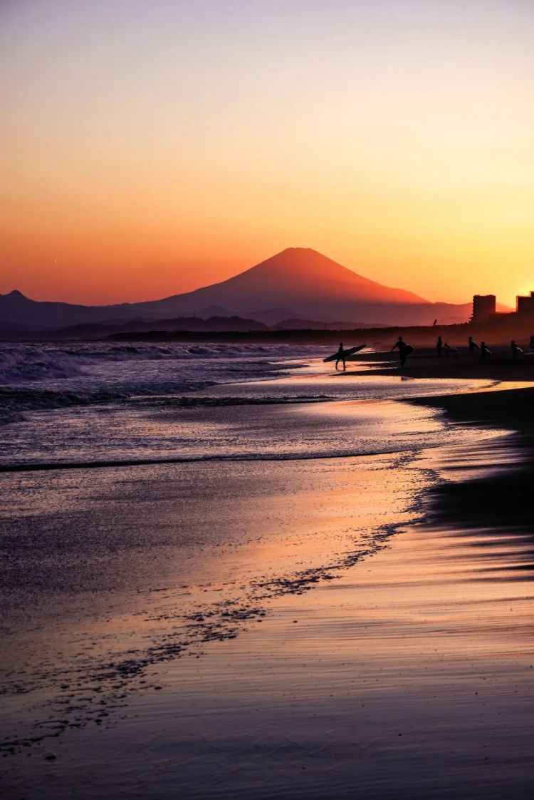 第271期:中国对日本实施出口管制;北海道餐馆墙壁藏尸?高市早苗将解散众议院 日本或提前大选?XG改名 | 百通板 第271期:中国对日本实施出口管制;北海道餐馆墙壁藏尸?高市早苗将解散众议院 日本或提前大选?XG改名 | 百通板