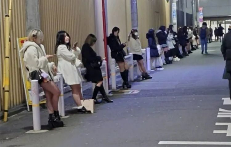 日本娱乐公司老板用5万诱骗少女拍AV，卖到网上却只给自己打码…他竟然还和某国民级歌手有联系？