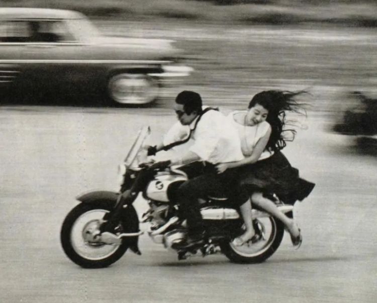 成人式穿得像花圈的不良少年,怎么成了日本独特的文化符号? 成人式穿得像花圈的不良少年,怎么成了日本独特的文化符号?