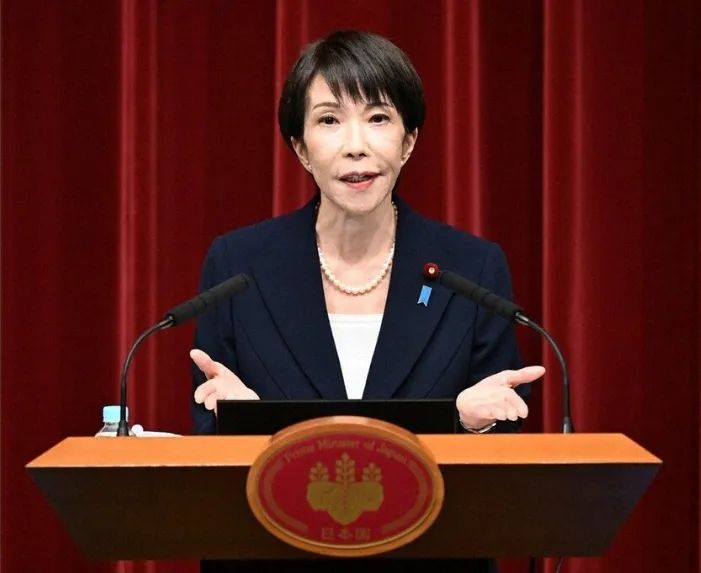 高市早苗解散众议院何意味？昔日老友分家后还倒戈对手，日本政坛越来越离谱…