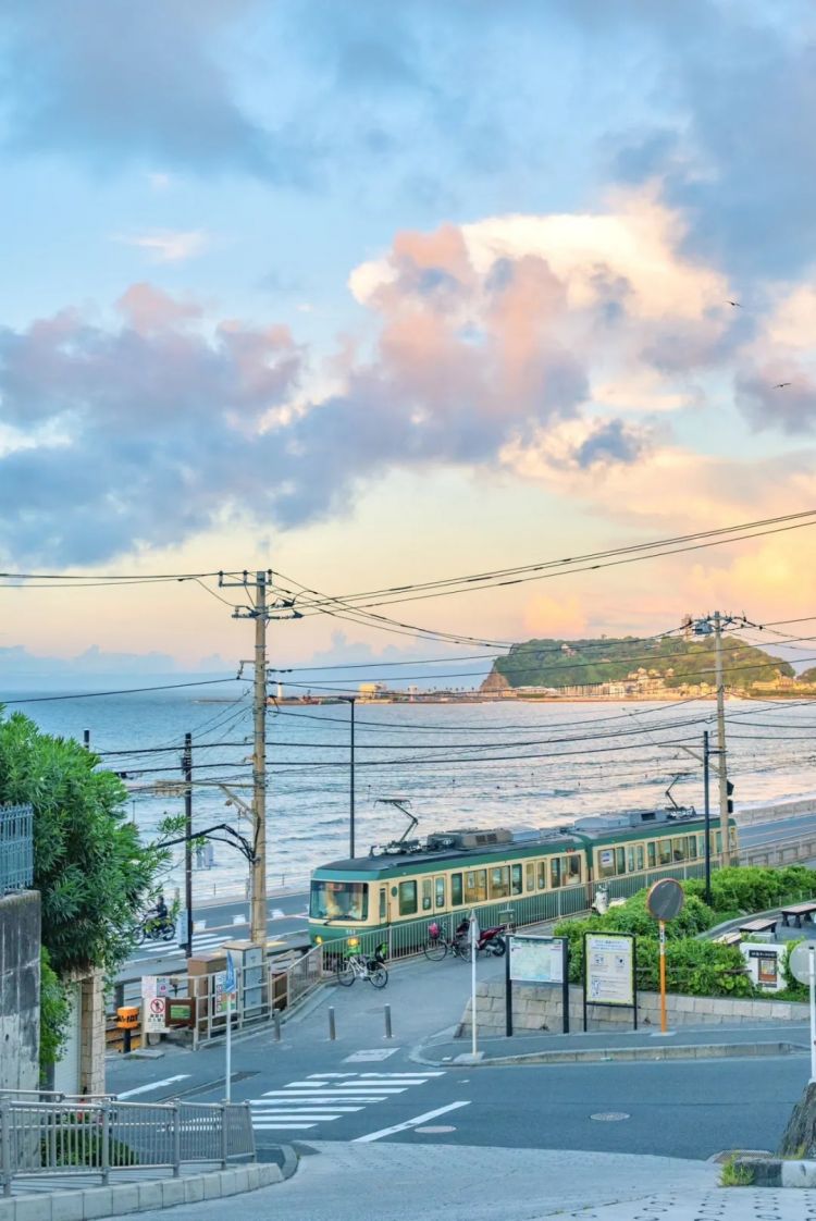 第275期:众议院选举大胜 日本进入高市早苗首相时代?米兰冬奥日本花滑团体摘银;平成的山口百惠闪婚?| 百通板 第275期:众议院选举大胜 日本进入高市早苗首相时代?米兰冬奥日本花滑团体摘银;平成的山口百惠闪婚?| 百通板