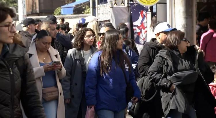 第281期：特朗普再提珍珠港？日本自卫队队员持刀闯入中国大使馆？拉布布X索尼将拍电影；索尼本田中止EV合作 | 百通板