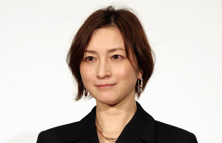 广末凉子宣布复出 亲笔信致歉