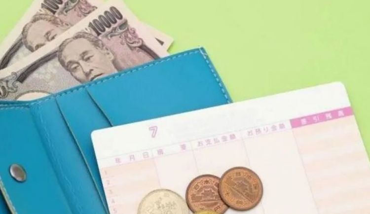 日本68岁“资深少女”啃老30年，90岁妈妈去世后留下存摺，她一翻脸都绿了