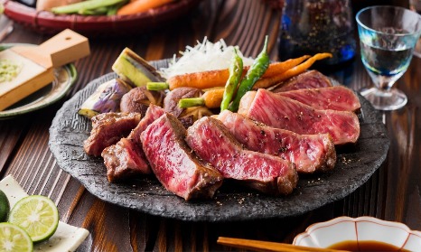 享受和牛独有的风味：脂肪带来醇厚、甘甜与余韵