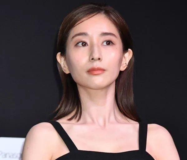 日本超高颜值艺人情侣官宣结婚!女方已怀有身孕?日网:孩子得有多好看! 日本超高颜值艺人情侣官宣结婚!女方已怀有身孕?日网:孩子得有多好看!