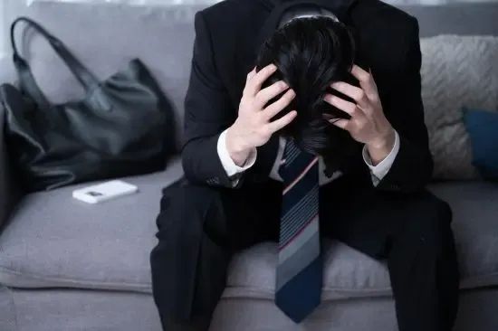 东京大学“抑郁学生激增”，年薪500万却仍感挫败！？那些困在“东大”里的做题家…