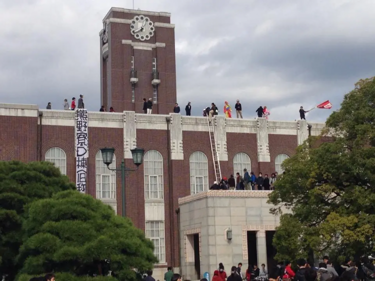 京都大学学园祭主题：“大便”！！！京大学霸玩抽象无人能敌！日网：池袋友都○喜赞助