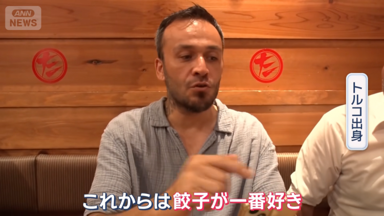 日本网红店饺子再次“违背祖宗”，却让欧美游客狂流口水？网友：这都是什么鬼东西…