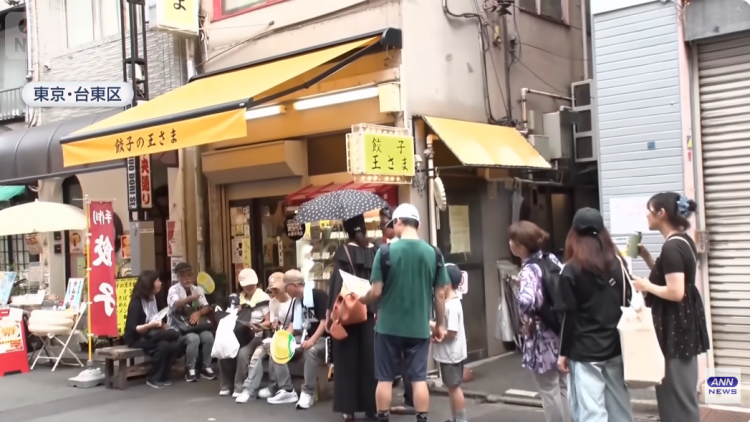 日本网红店饺子再次“违背祖宗”，却让欧美游客狂流口水？网友：这都是什么鬼东西…