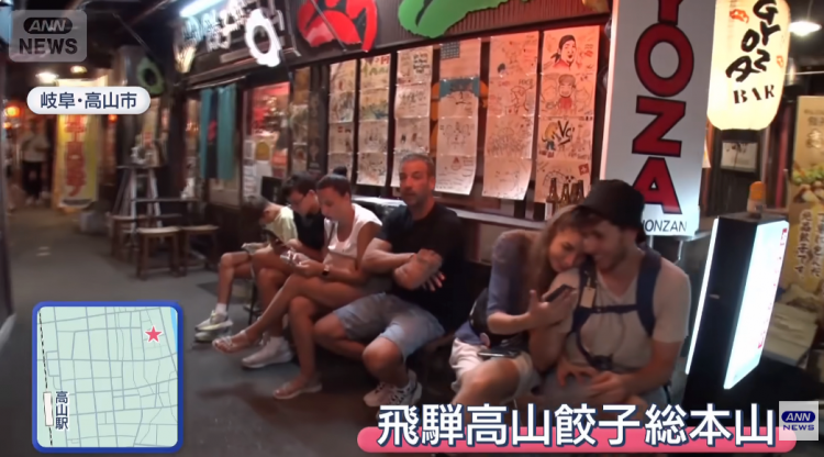 日本网红店饺子再次“违背祖宗”，却让欧美游客狂流口水？网友：这都是什么鬼东西…